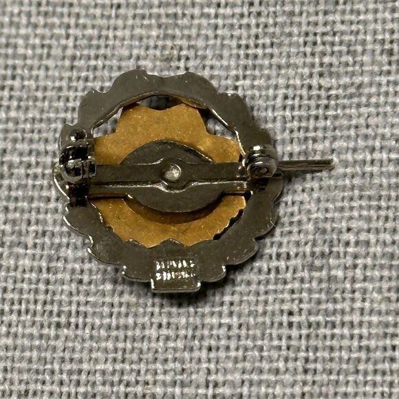 Vintage LADIES AUXILIARY VFW 40 Years Sterling Enamel Pin Verterans Foreign Wars - Picture 2 of 8